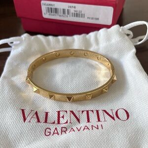 Valentino Garavani Gold Rockstud Bangle